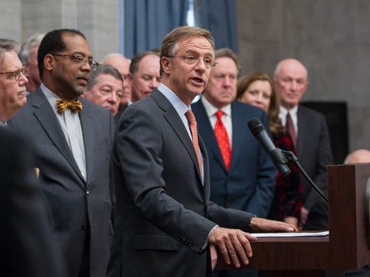 politicians giving press conference